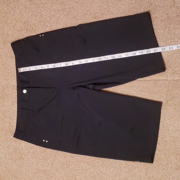 Nivo Women's Black Golf Shorts - Picture 11 of 14